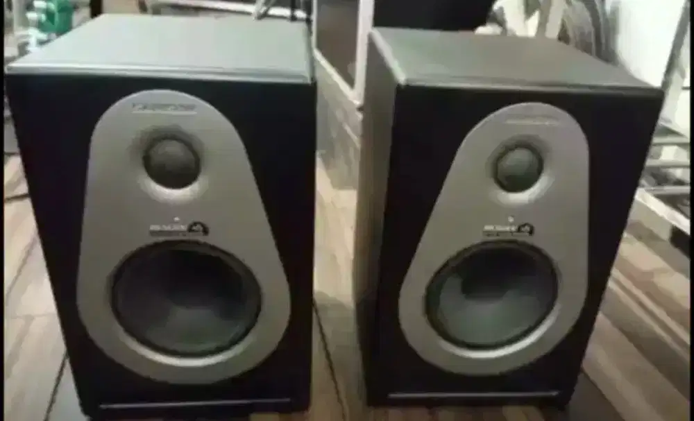 Speqker flat samson record resolf a5