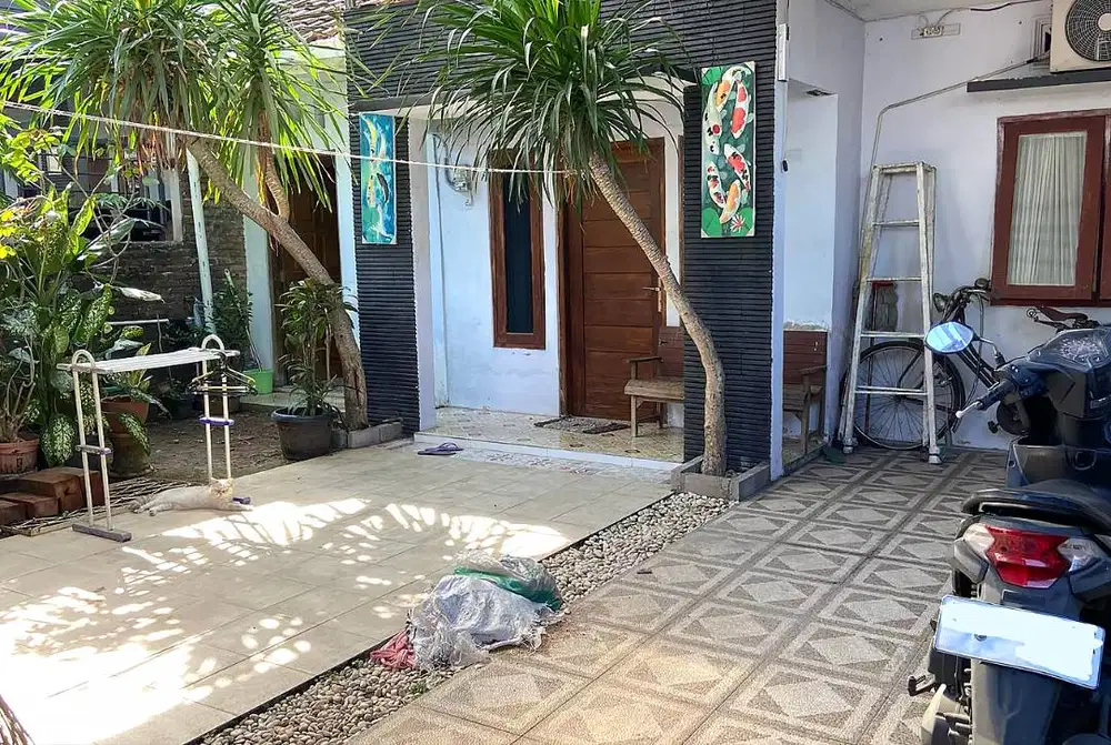 Rumah Tepi Jalan Aspal Lebar di Trimulyo Bantul