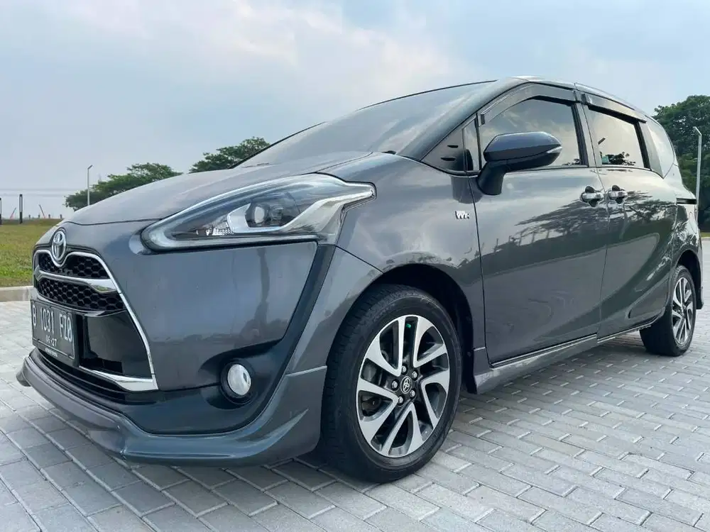 TOYOTA SIENTA Q CVT 2017 LOW KILOMETER RECORD AUTO 2000