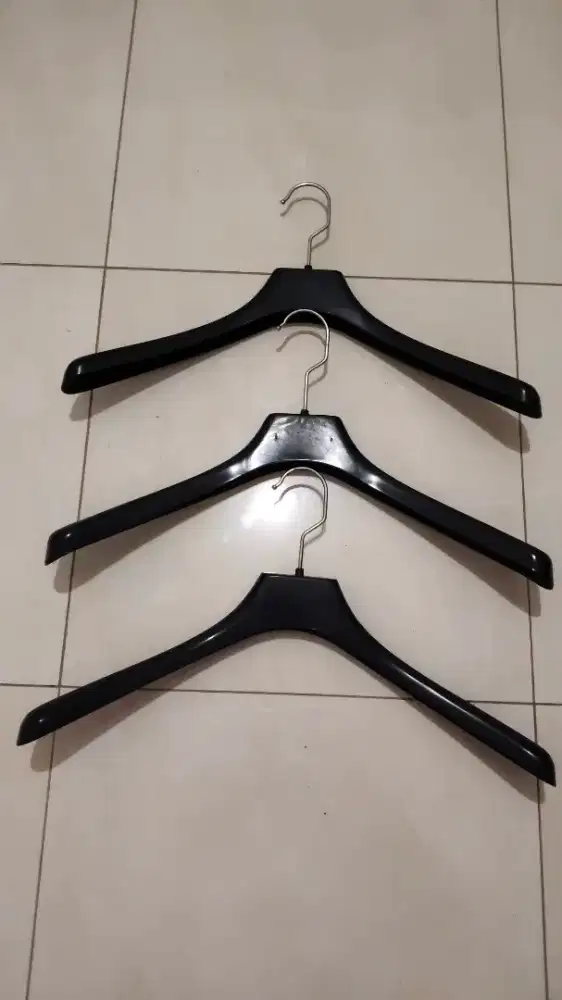 Hanger pakaian dari plastik