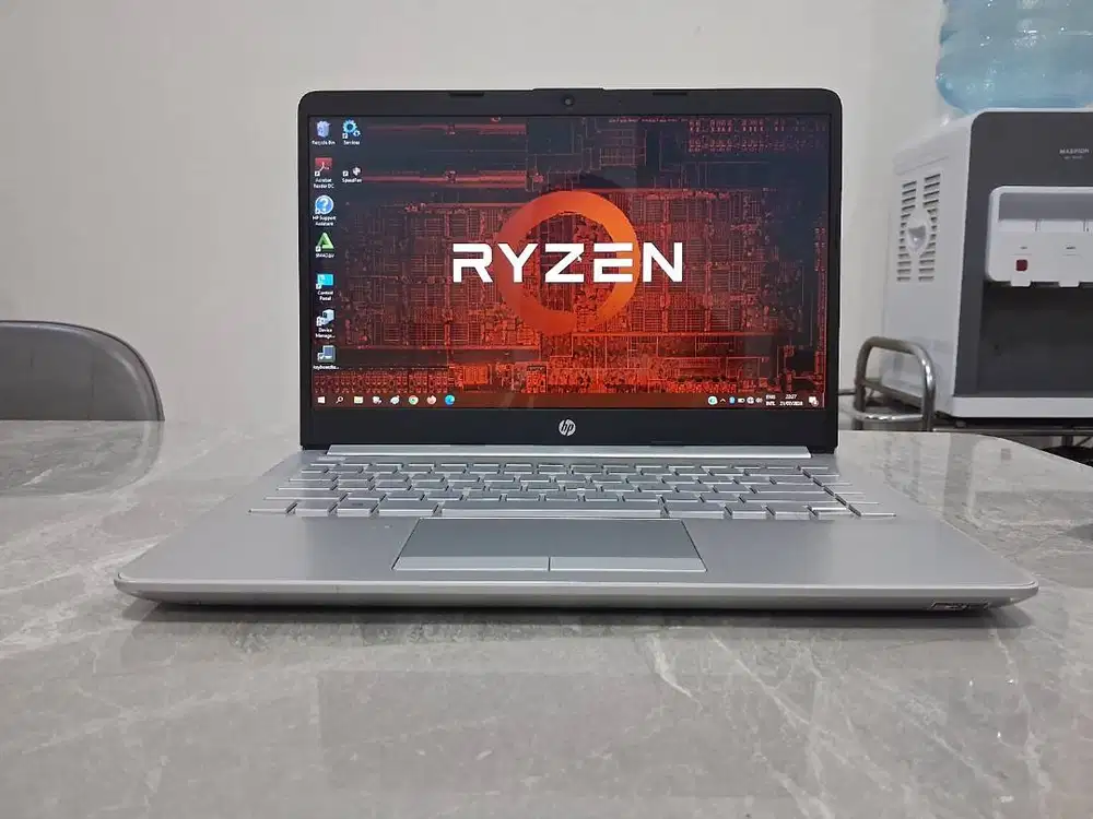 HP 14s AMD A9 8GB SSD +HDD 628GB Radeon R5 5 Compute 3,10GHz NGEBUT