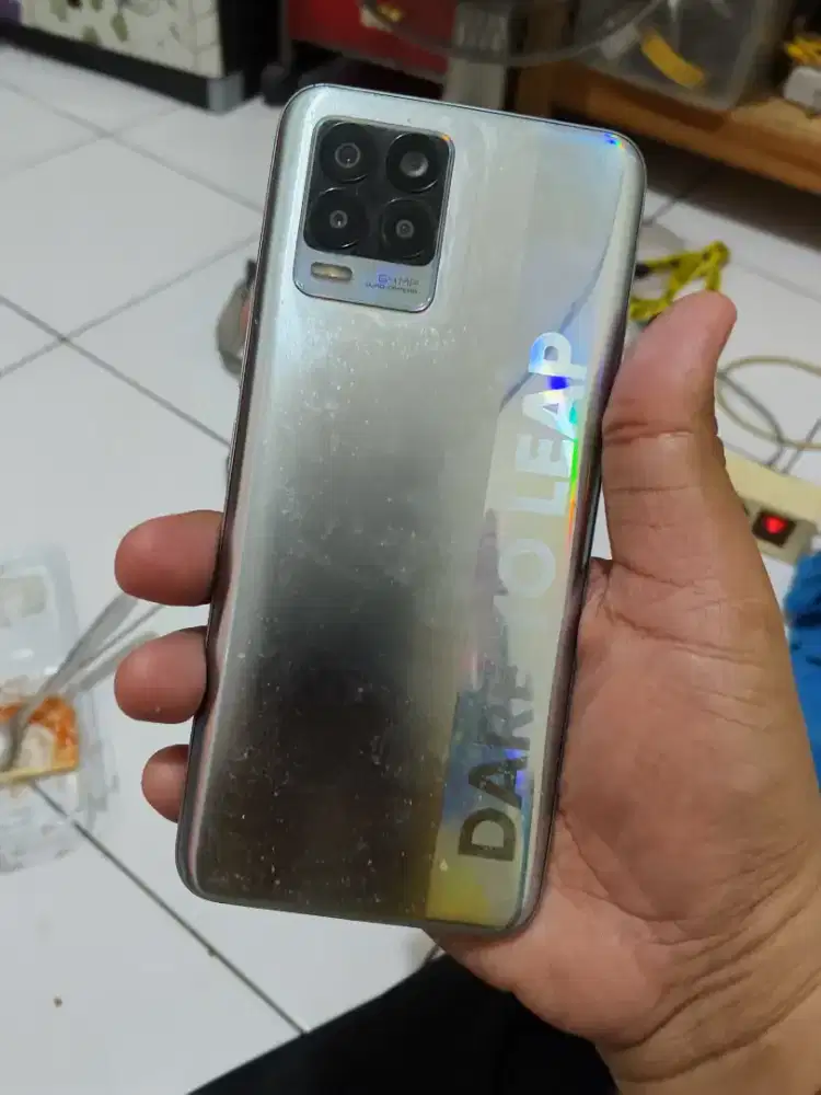 Realme 8 lecet pemakain