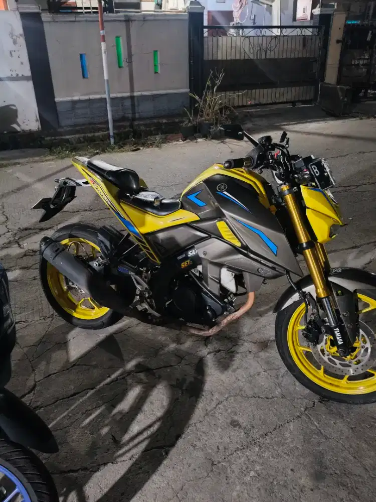Yamaha x abre 2016