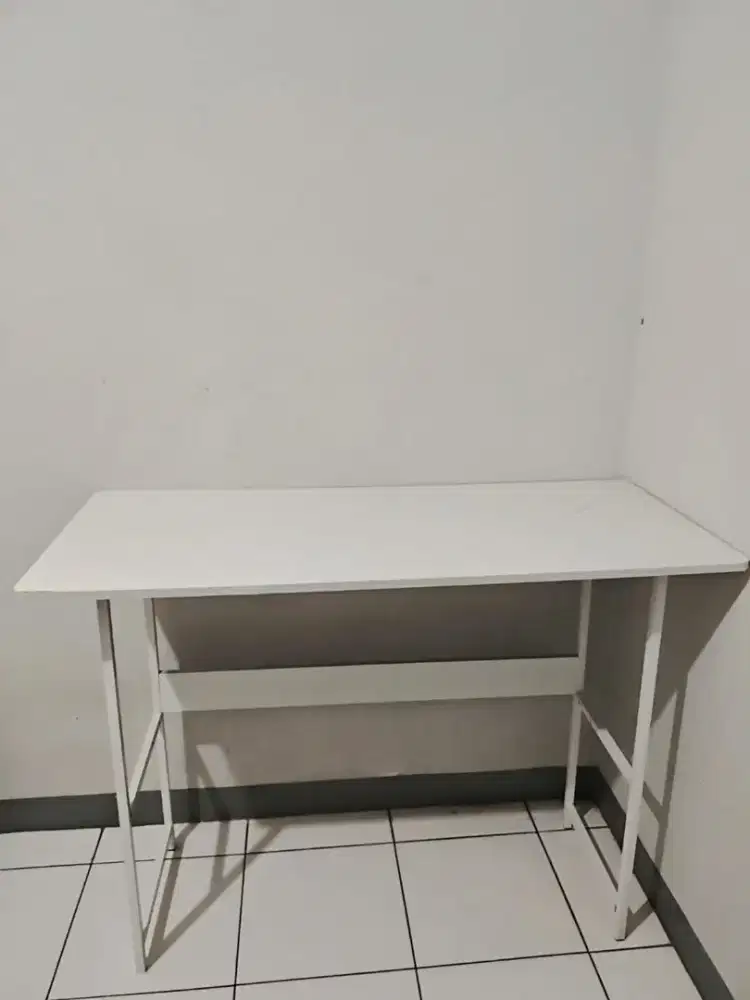 Meja Belajar Putih Polos