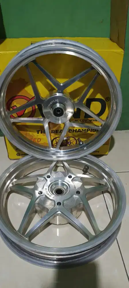 pelek VND r14. oke