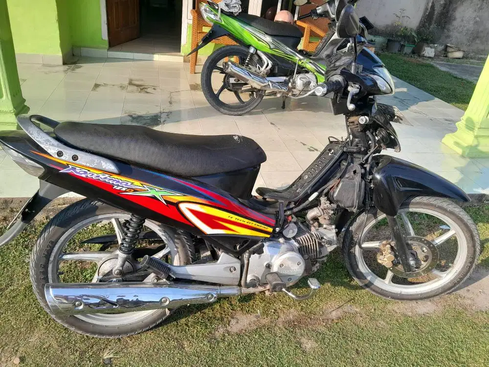 Dijual motor kharisma pajak on
