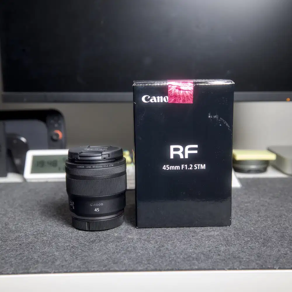 Canon RF 45mm f1.2 STM