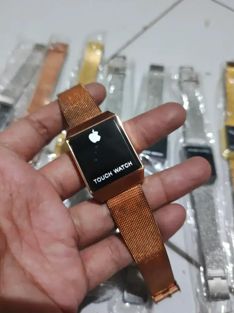 Jam tangan wanita touchscreen ada 8pcs