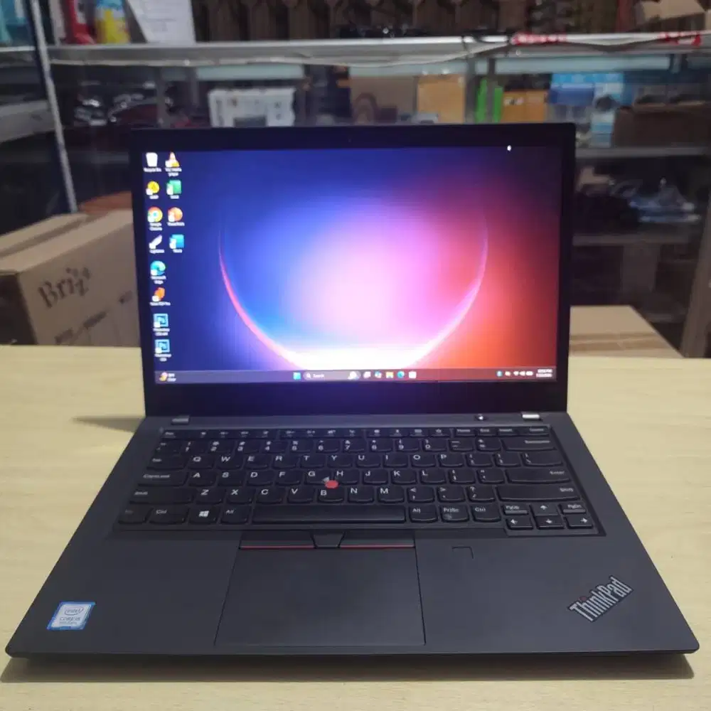 Laptop Lenovo Thinkpad T490 Intel Core i5 8/256 Mulus Windows 11