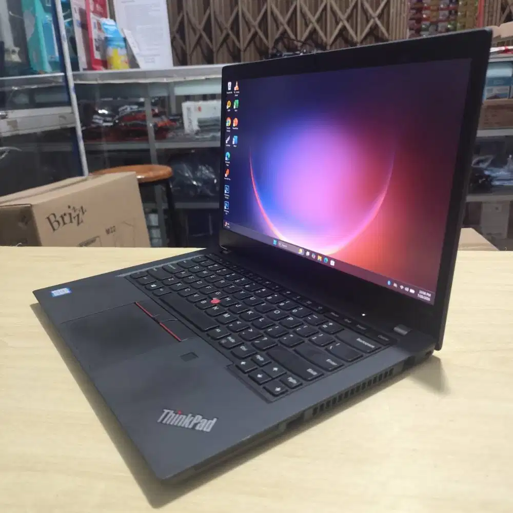 Laptop Lenovo Thinkpad T490 Intel Core i5 8/256 Mulus Windows 11