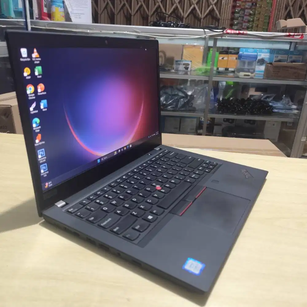 Laptop Lenovo Thinkpad T490 Intel Core i5 8/256 Mulus Windows 11