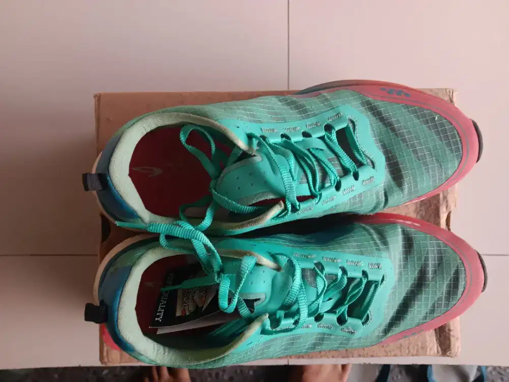 910 Nineton Aurorun sepatu lari