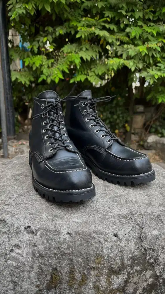 Redwing 8130 moctoe black upgrade sole vibram