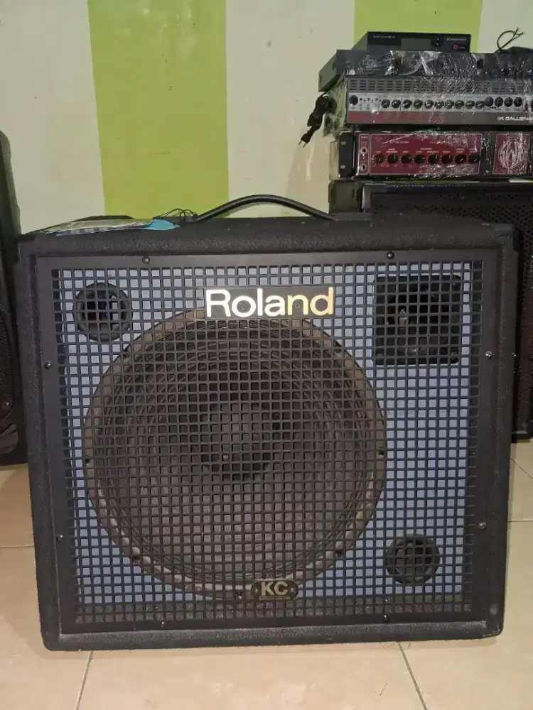 Langkah ROLAND KC-550 Made in USA