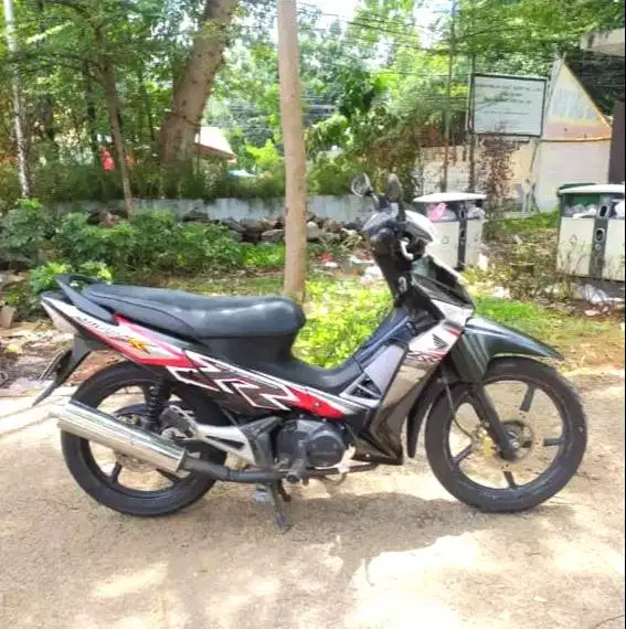 Supra x 125 karbu 2011 orisinil mulus tangan pertama B DKI WASPADA