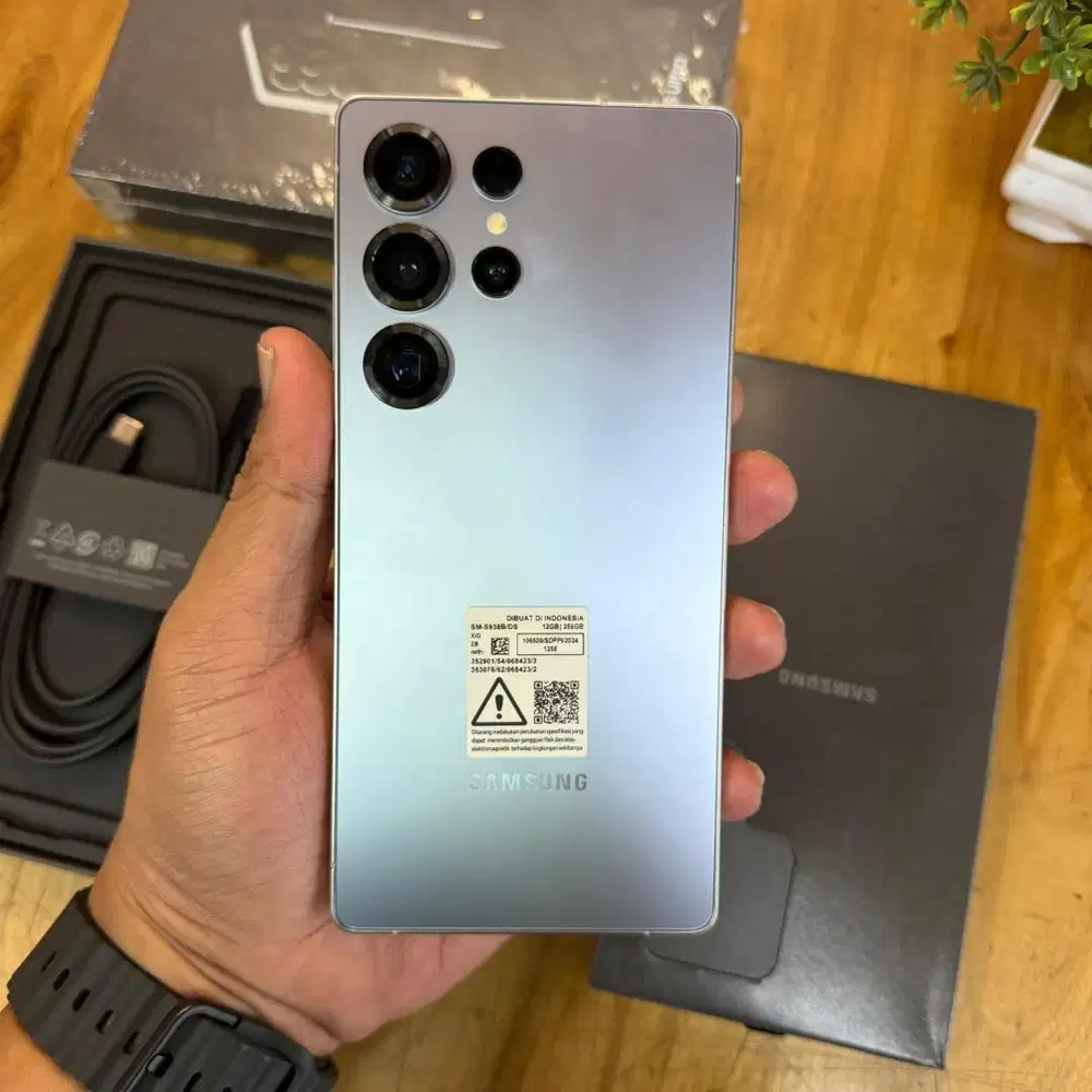 Pemakaian 1 minggu Samsung S25 Ultra 5G 256GB titanium Silver Blue