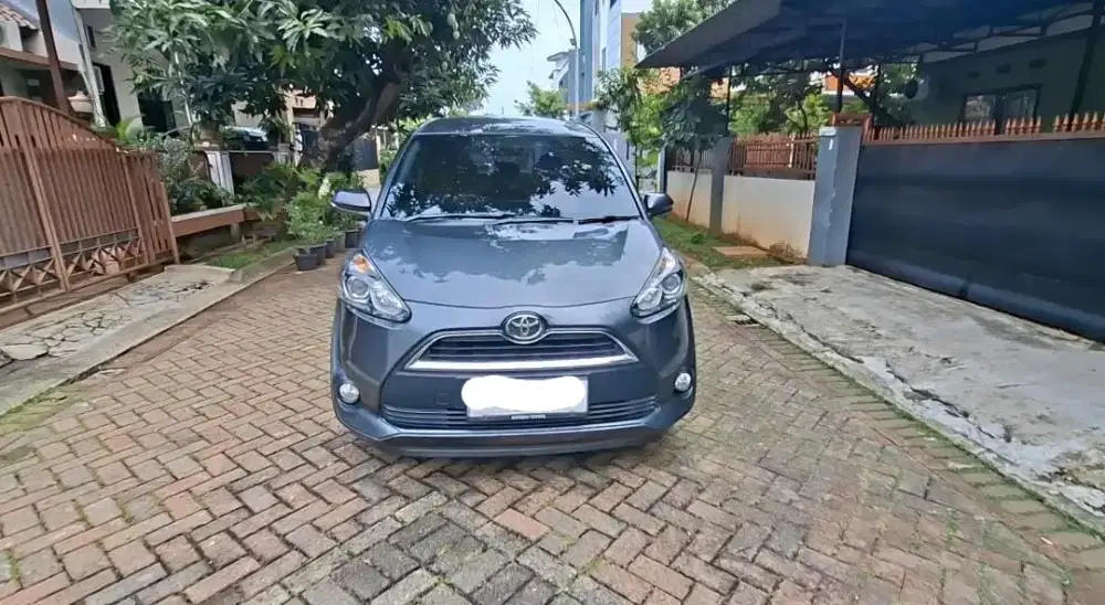 Toyota Sienta V M/T 2017