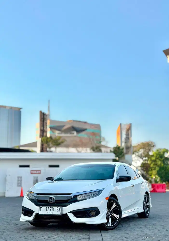 ( King Mobilindo ) Civic ES 1.5 Turbo 2016, Low KM 60rb
