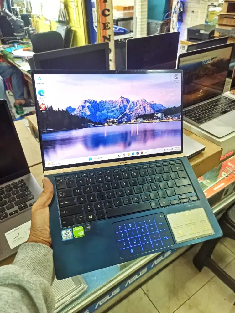 ASUS Zenbook UX363F Intel core i7 Gen 8 Nvidia MX150 RAM 16/512GB