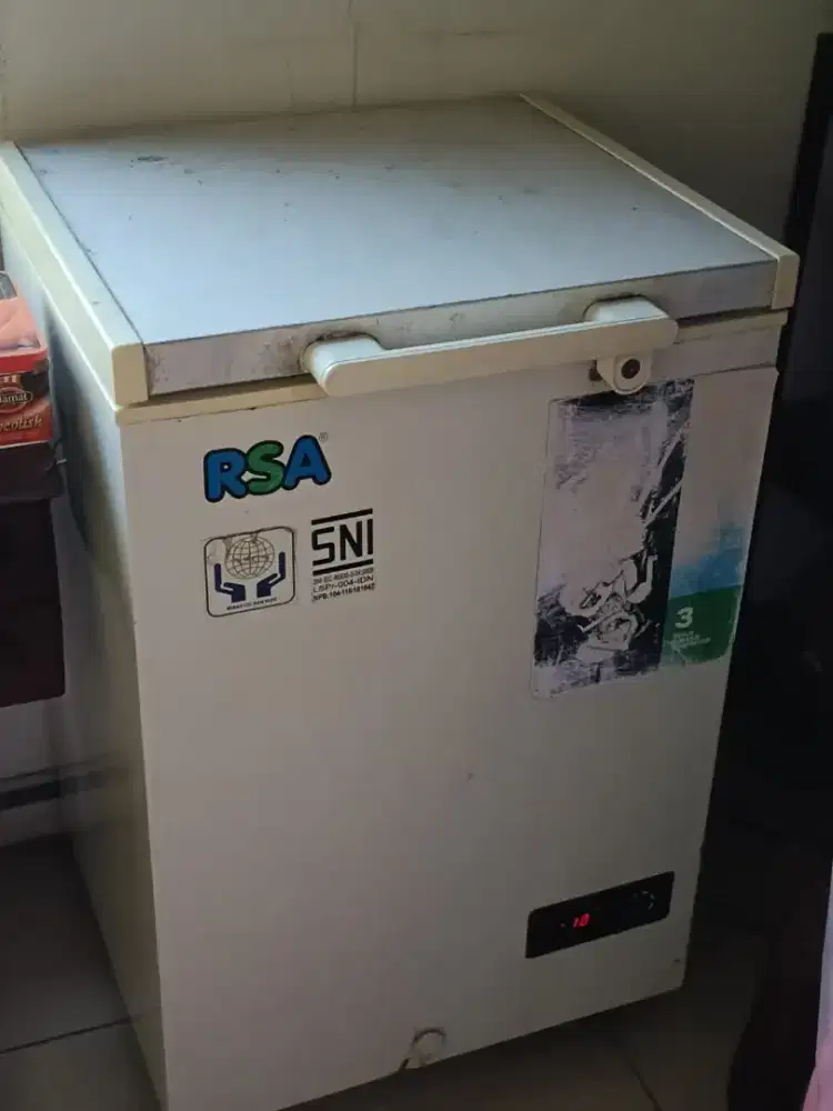 Di jual cepat frezzer untuk daging, dll kondisi Bagus