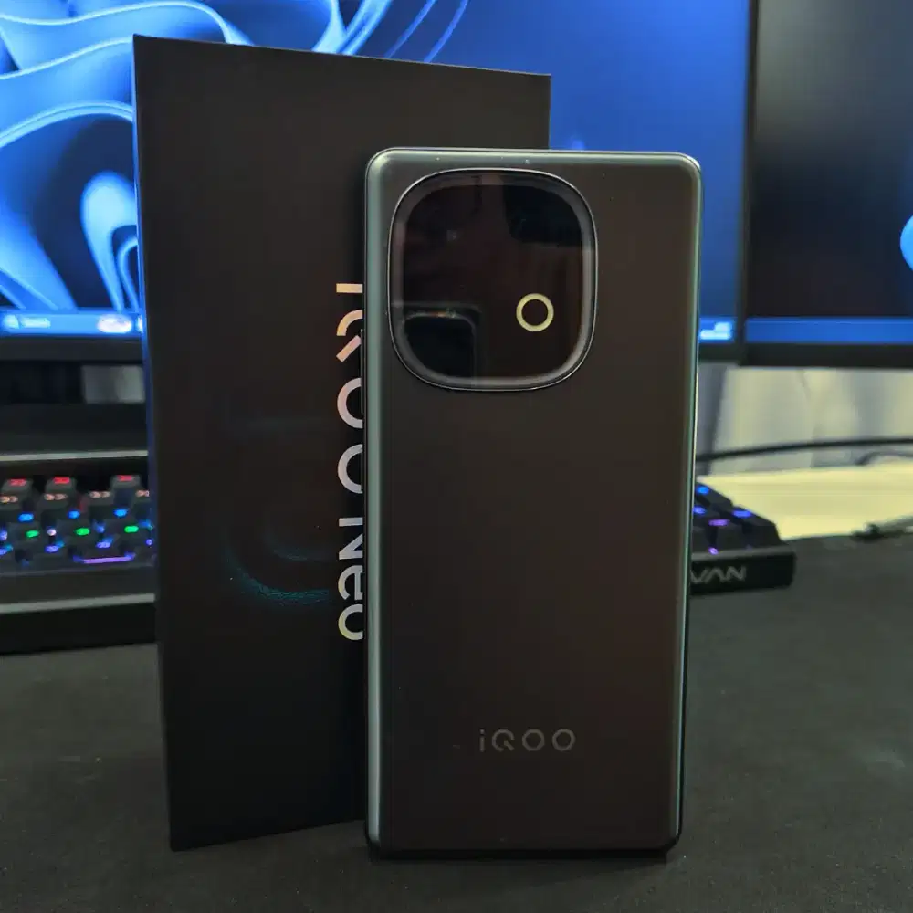 iQOO Neo 10 5G 8/256GB Snapdragon 8s Gen 4 Baterai 7000mAh 120W Bekas