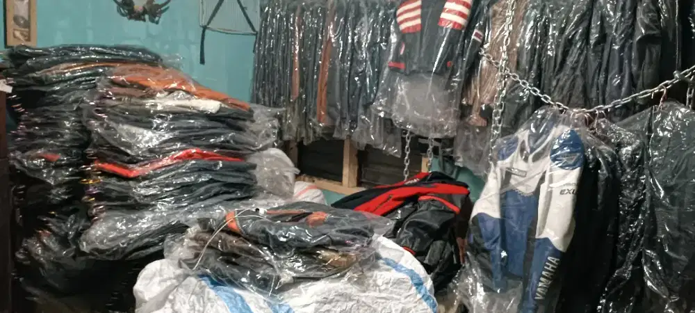 Dijual borongan 200 lebih jaket kulit koleksi pribadi