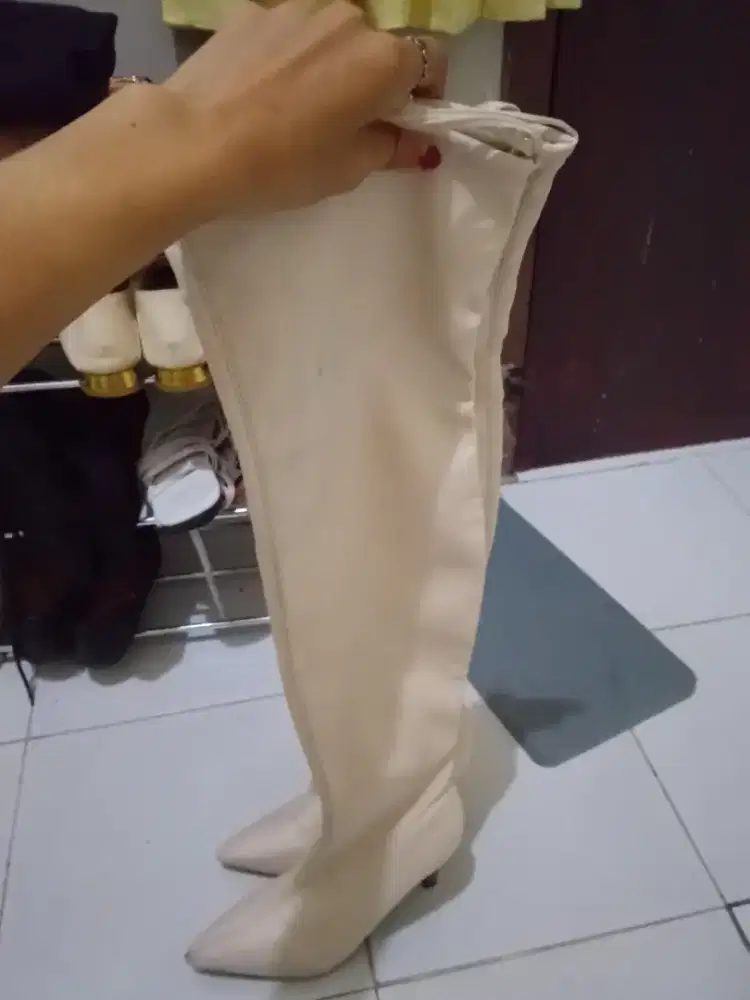 Sepatu boots wanita
