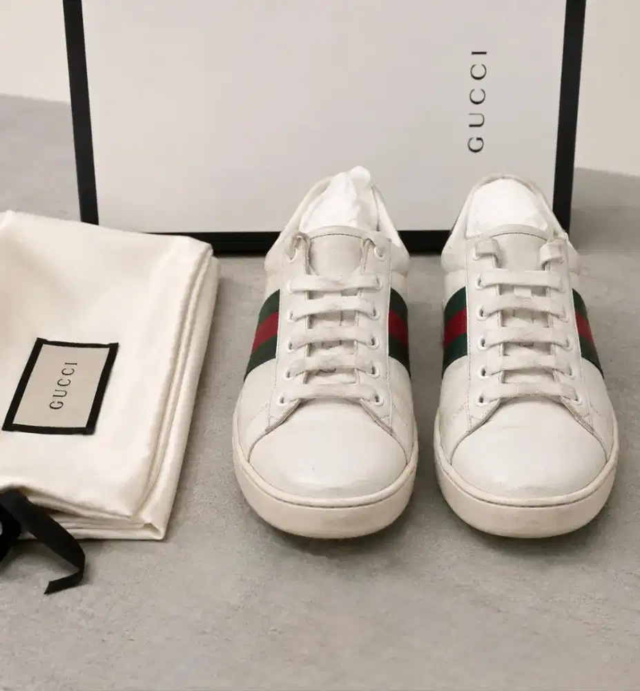 GUCCI Ace bee leather sneakers