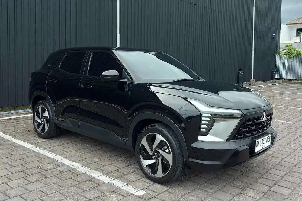 KM 19rb Mitsubishi XForce Ultimate 1.5 at Matic Hitam Mulus Des 2024