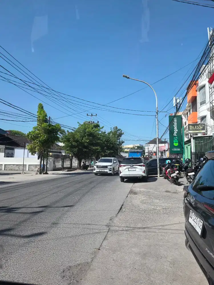 Disewakan ruko 3lt jln poros pelita raya..lokasi strategis