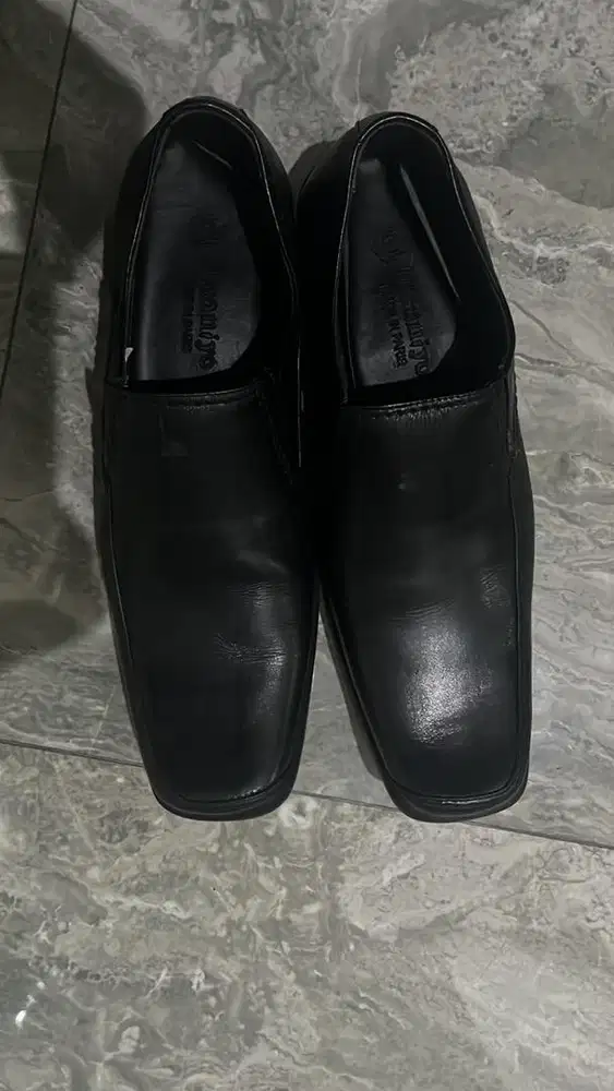 Sepatu Pantofel Pria