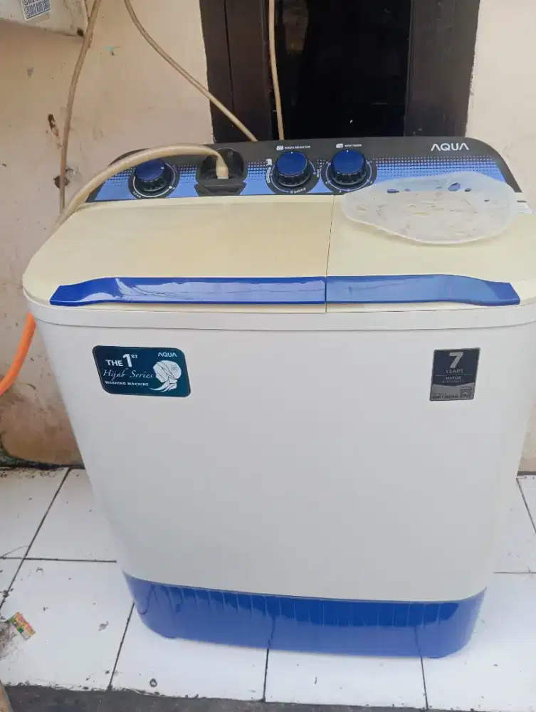 Mesin cuci 2 tabung aqua hijab