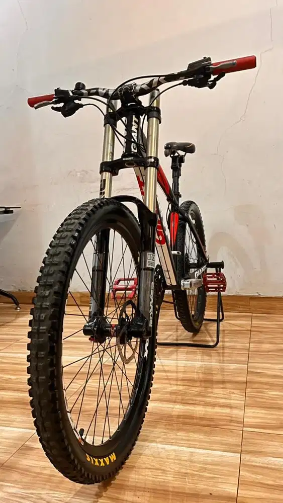 MTB GIANT Premium Custom - RockShox Boxxer - Shimano XT - Maxxis