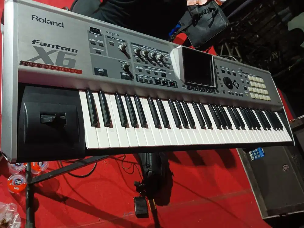 Roland Fantom X6 bekas