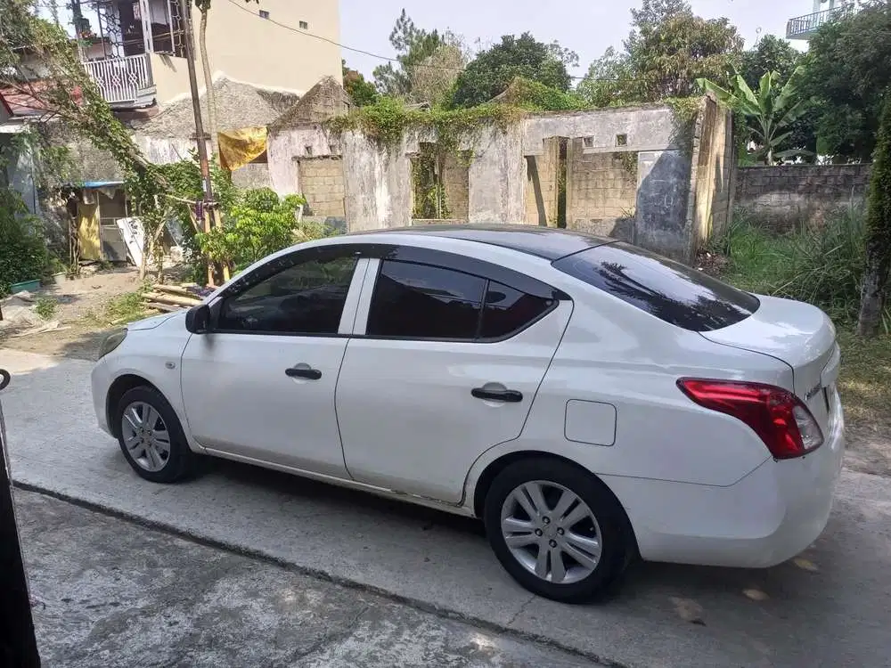 Nissan Almera 2012 Bensin
