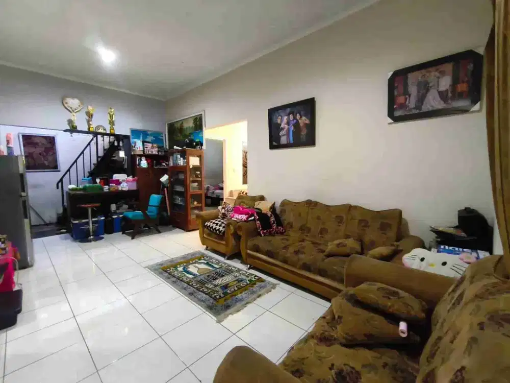Rumah siap huni lt150/100 hanya1, 1m di pesona Cisaranten Indah Arcamanik