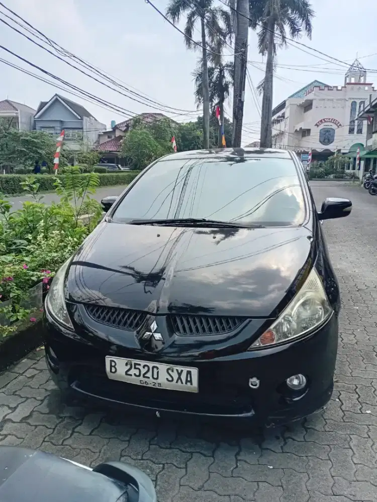 Mitsubishi grandis gls 2.4 hitam