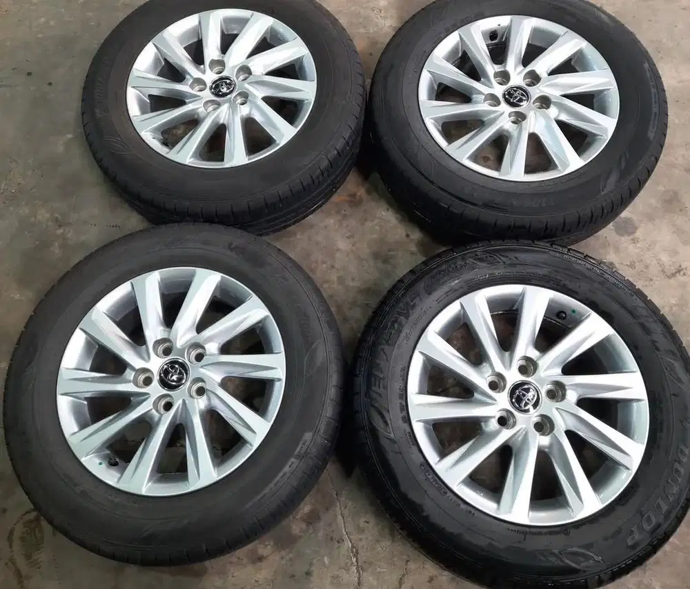 Dijual veleg original toyota zenix G plus ban