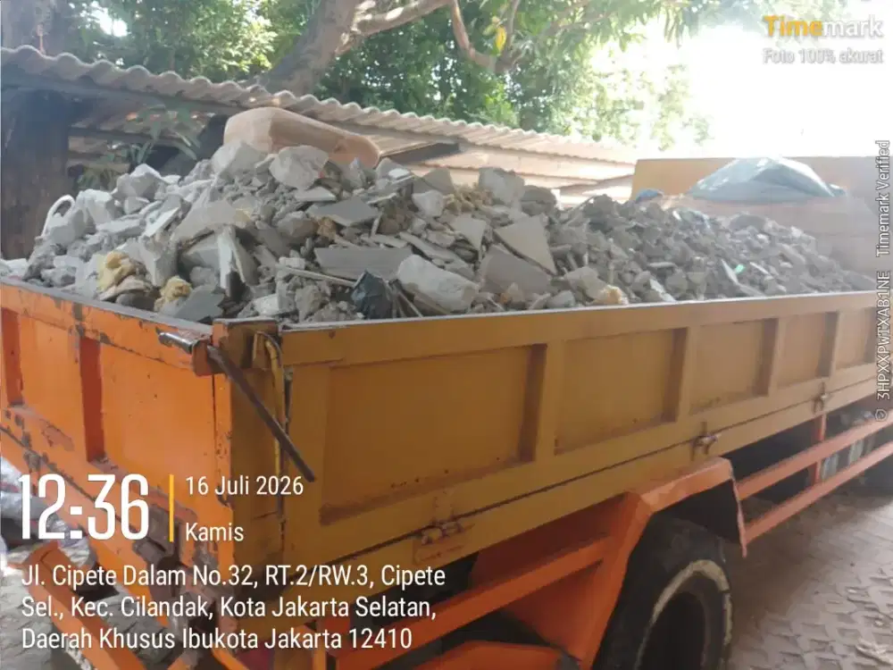 Jasa buang puing dan angkutan sampah