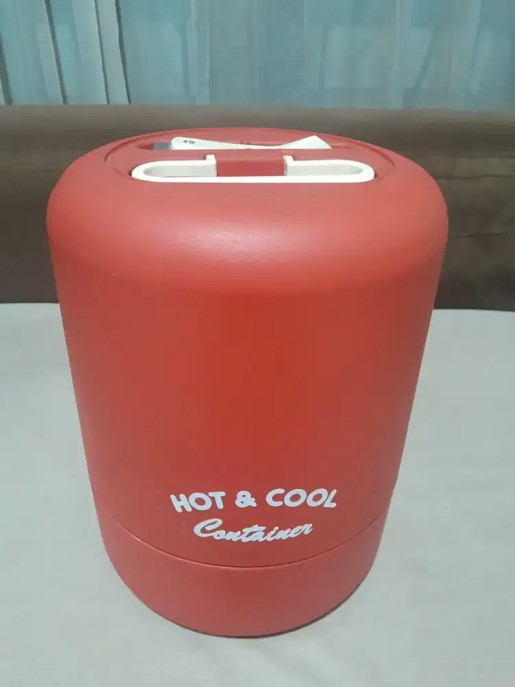 Vintage Plastic Hot & Cool Container with White Handle