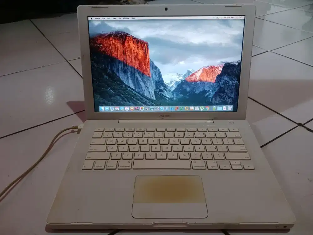 Macbook white 5,2 El capitan