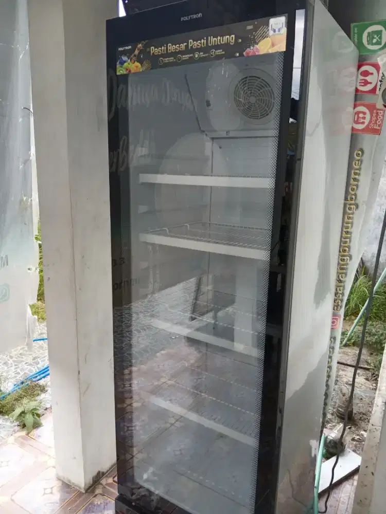 Dijual showcase Polytron bekas kondisi masih normal dan siap pakai.
