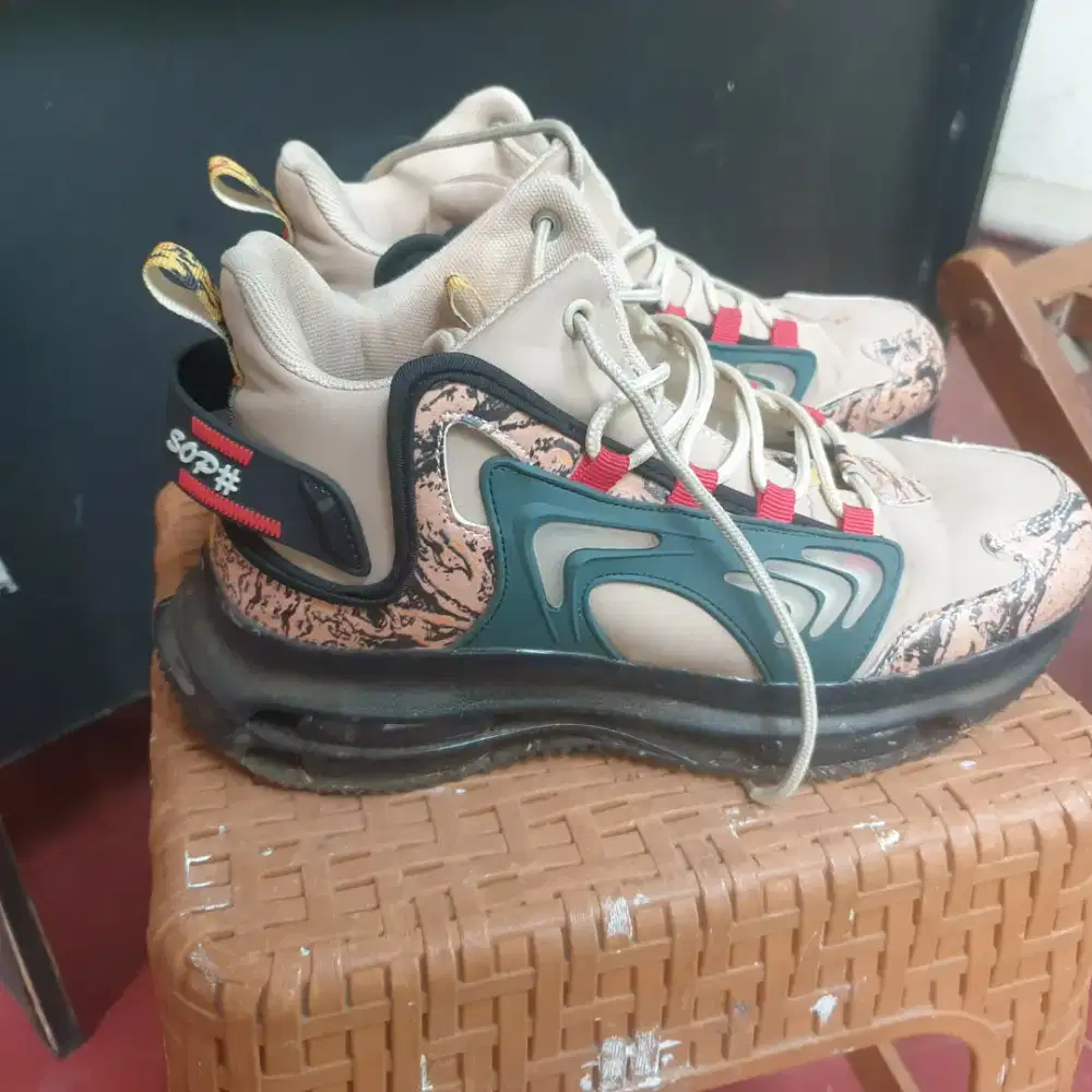 Sepatu run import kesempitan