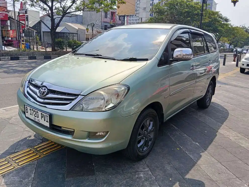 Toyota Kijang Innova 2005 Bensin