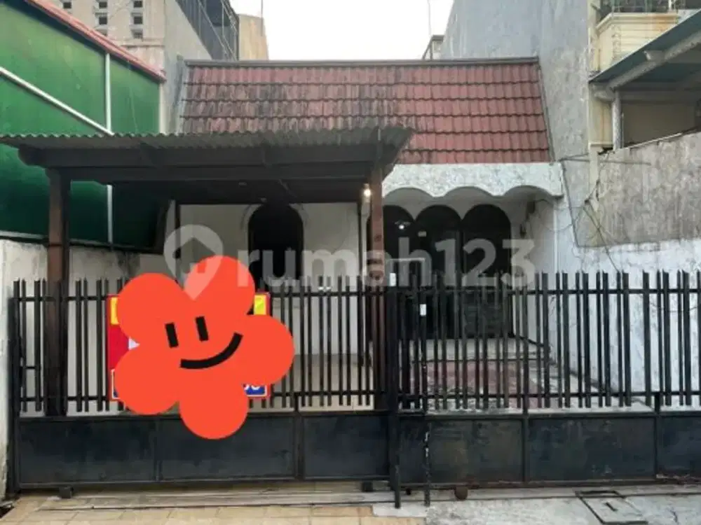 Jual Murah.... Rumah Tua Hitung Tanah..... Lokasi Strategis ....Di Summarecon Kelapa Gading