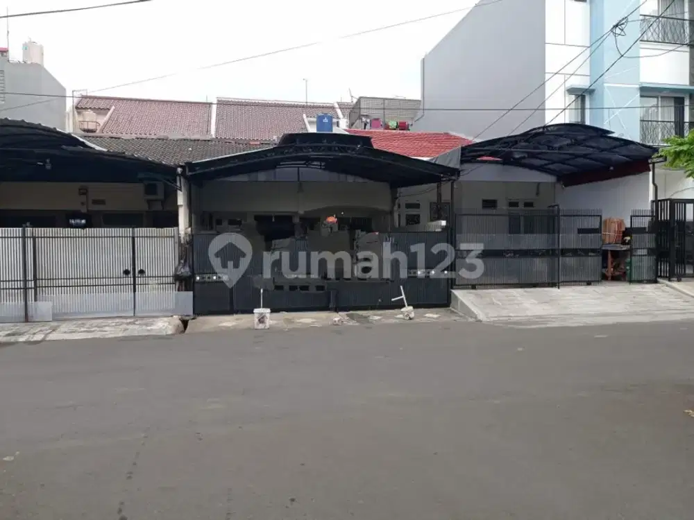 Dijual rumah cantik siap huni  bagus di kelapa gading