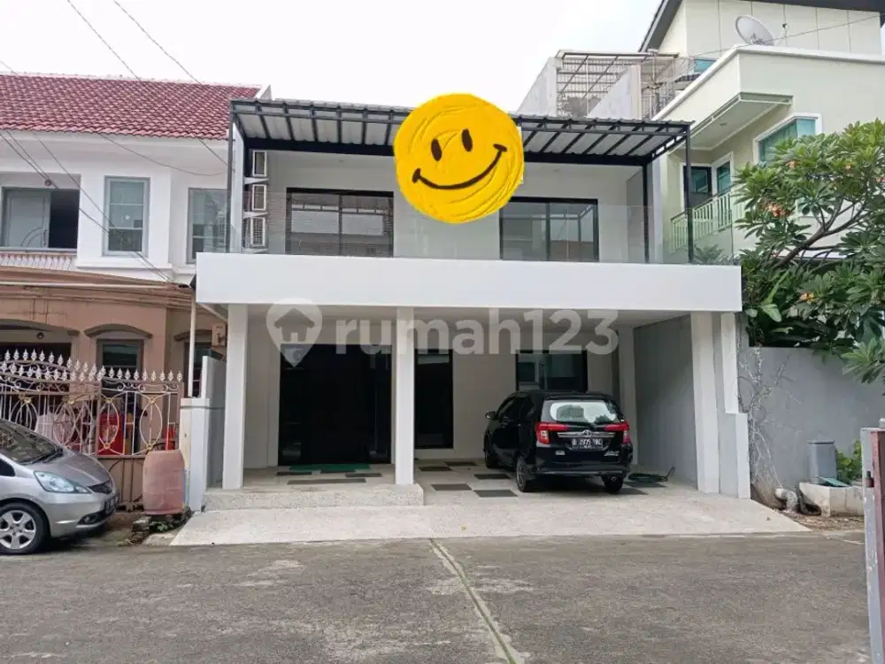 Rumah Baru Minimalis Modern Deket Sekolah Internasional Bebas Banjir di Kelapa Gading