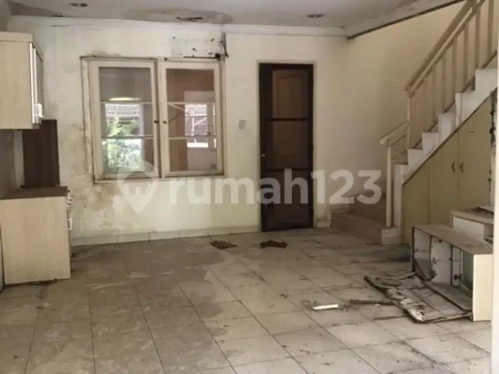 Jual Cepat@ ...Rumah Tua Hitung Tanah.....Murah di Villa Permata Gading Kelapa Gading