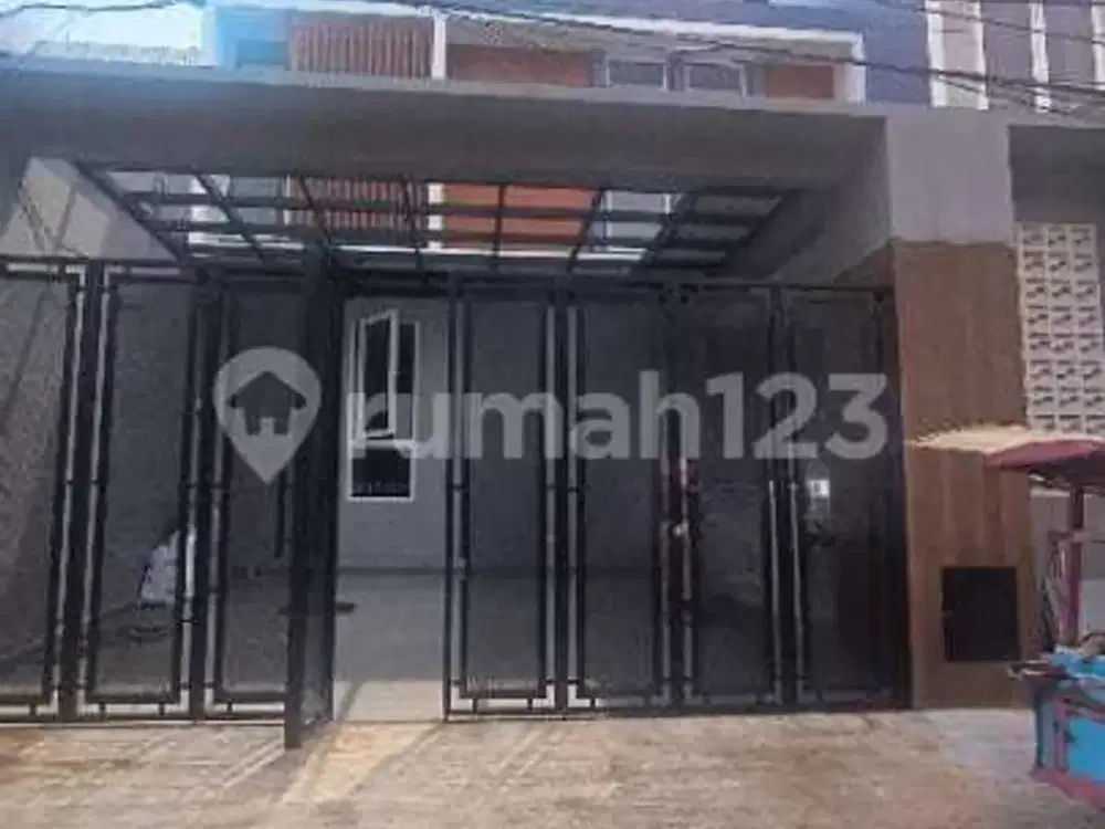 Jual Murah Banget.......Rumah Minimalis Baru3 Lantai ......5 Kamar....Deket Mall Mkg..........Di Kelapa Nias Kelapa Gading