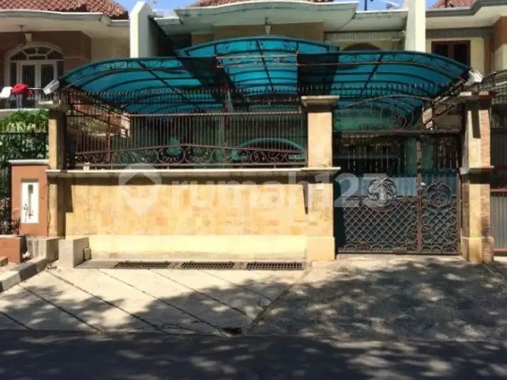 Jual Cepat!!!! Rumah Pinggir Jalan Raya , bisa Buat Usaha di Kelapa Gading